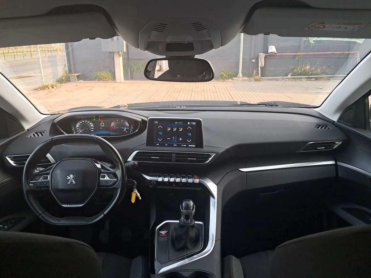 Peugeot 3008 1.5 Active Bluehdi 4x2 130 Mt6 5p año 2019