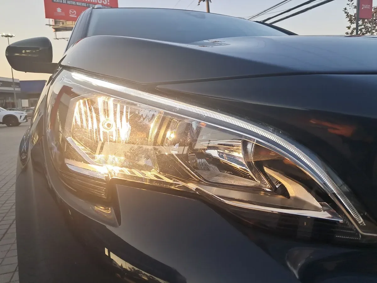 Peugeot 3008 1.5 Active Bluehdi 4x2 130 Mt6 5p año 2019