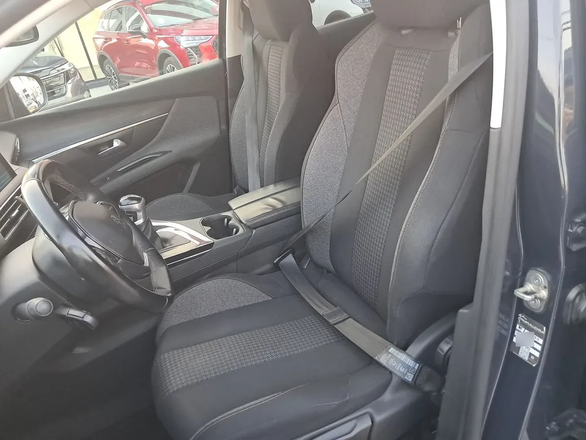 Peugeot 3008 1.5 Active Bluehdi 4x2 130 Mt6 5p año 2019