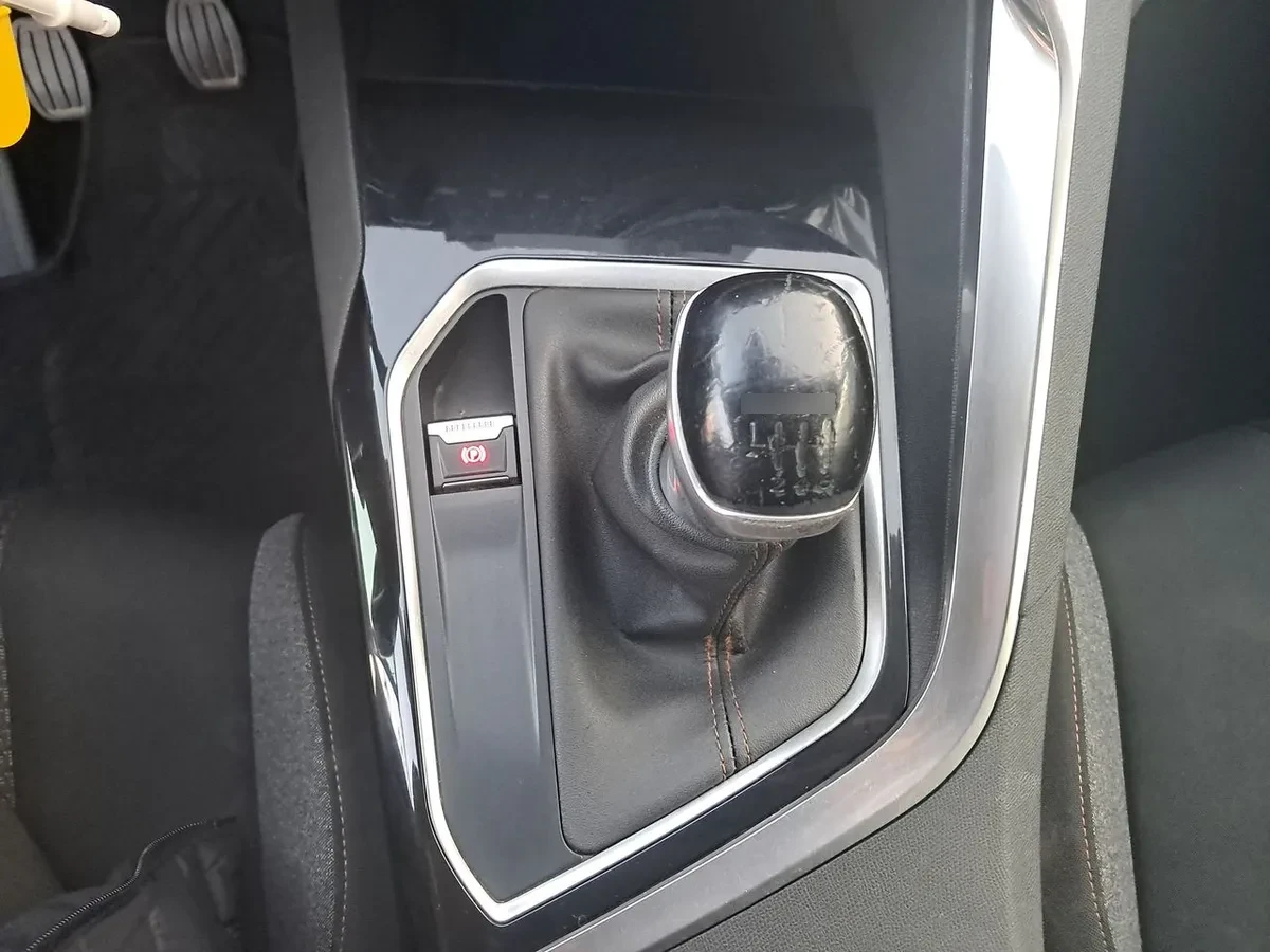 Peugeot 3008 1.5 Active Bluehdi 4x2 130 Mt6 5p año 2019