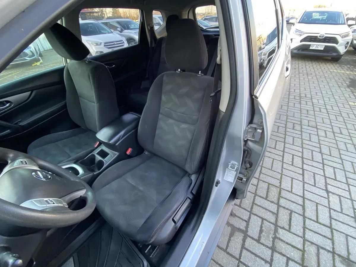 Nissan X-Trail 2.5 Advance 4x2 Cvt At 5p año 2017