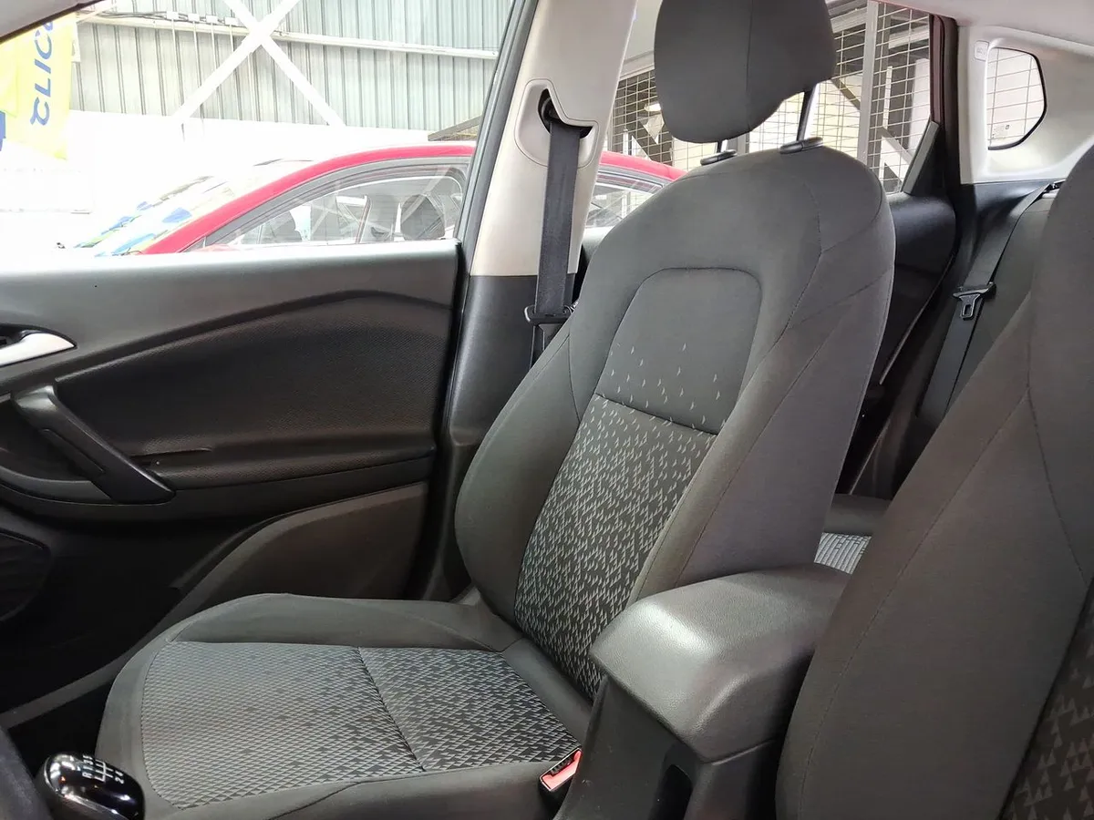 Chevrolet Tracker 1.2t Ls Fwd Mt 5p año 2022