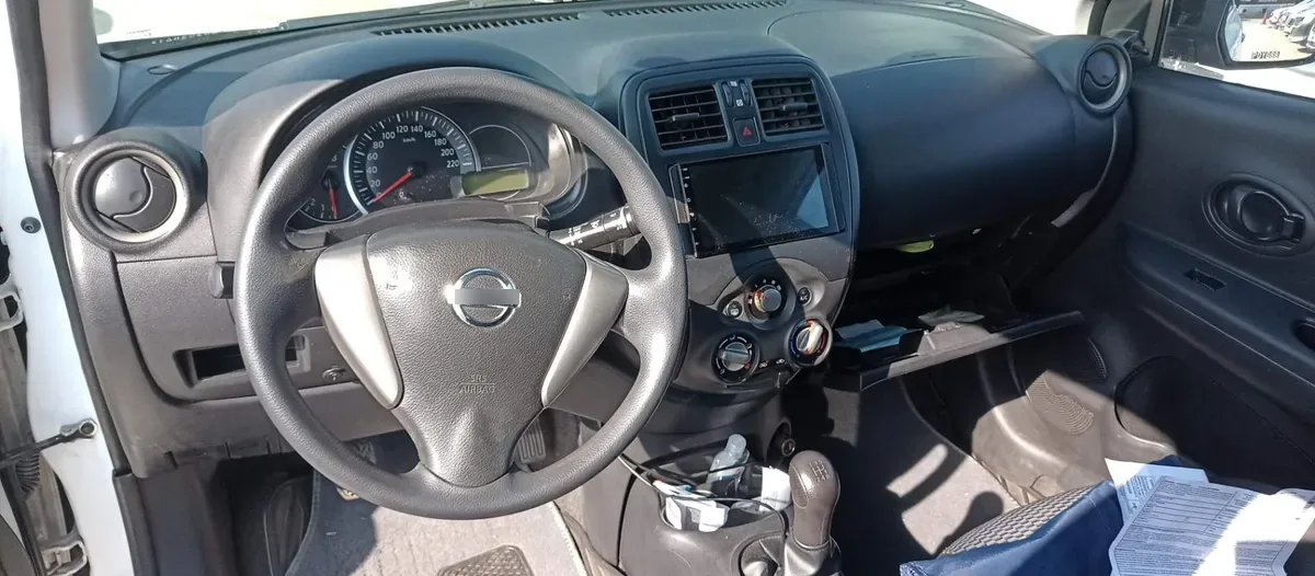 Nissan March 1.6 Sport Drive 4x2 Hb Ac Mt 5p año 2020
