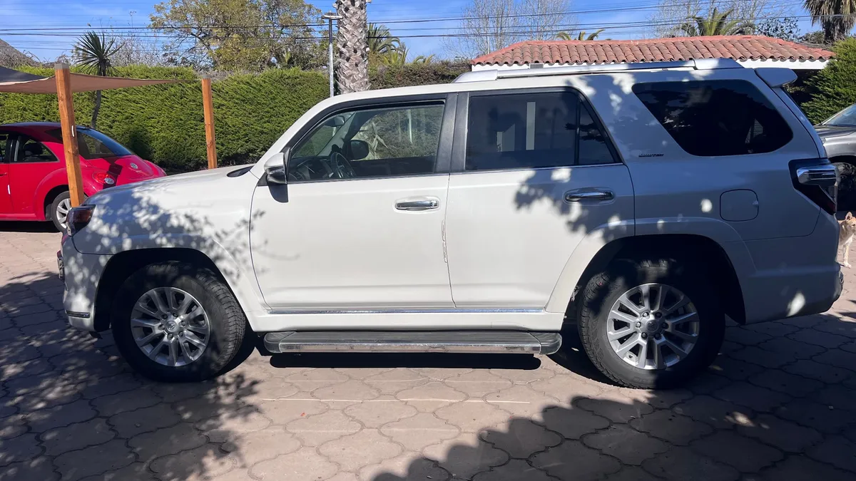 TOYOTA 4RUNNER 4.0 Limited At 4x2 año 2014