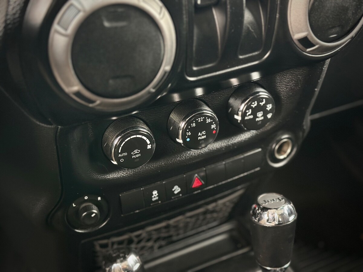 Jeep Wrangler Unlimited Sport año 2014