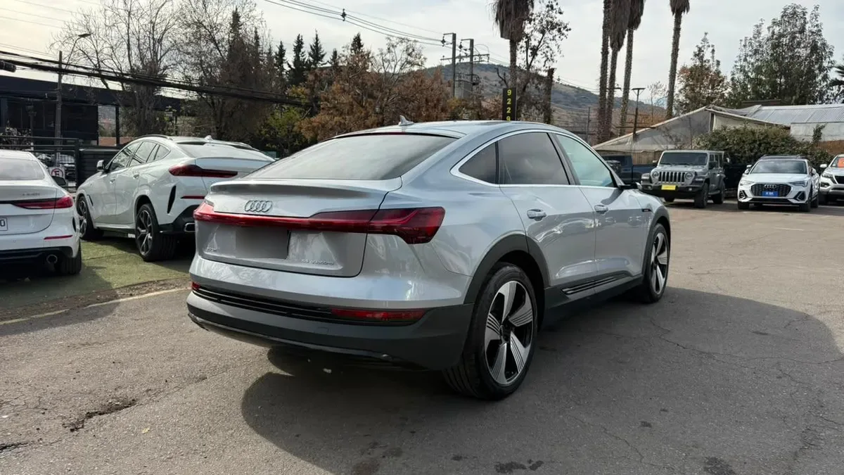 Audi E Tron Quattro año 2022