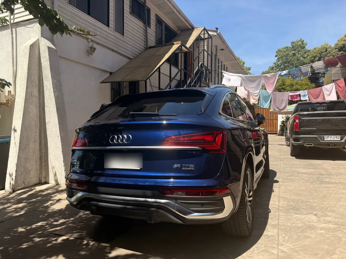 AUDI Q5 2.0 Sportback 45 Tfsi Sport At 4x4 año 2023