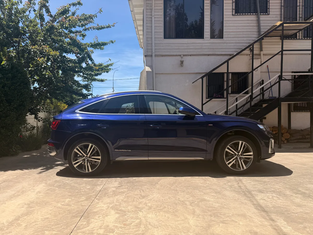 AUDI Q5 2.0 Sportback 45 Tfsi Sport At 4x4 año 2023