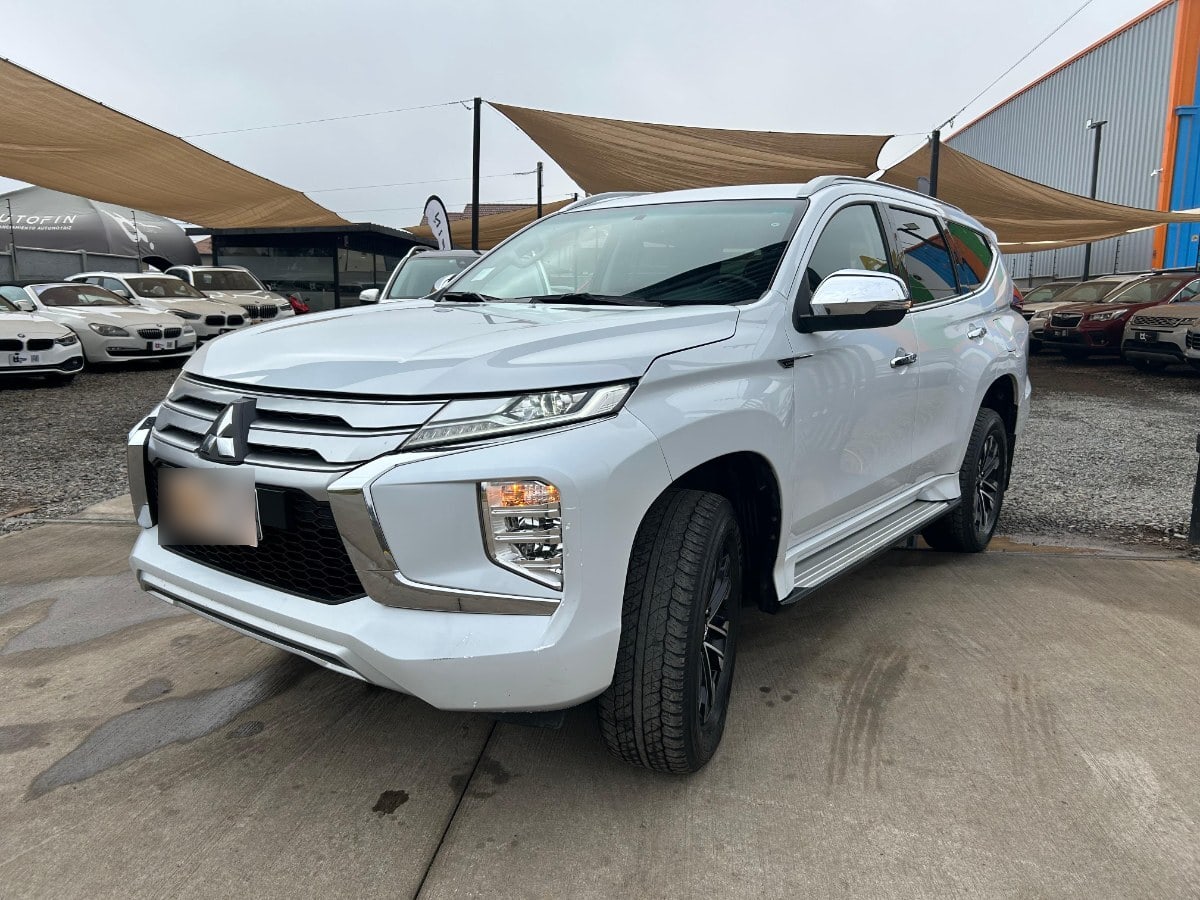 Mitsubishi Montero Sport 2.4 año 2023