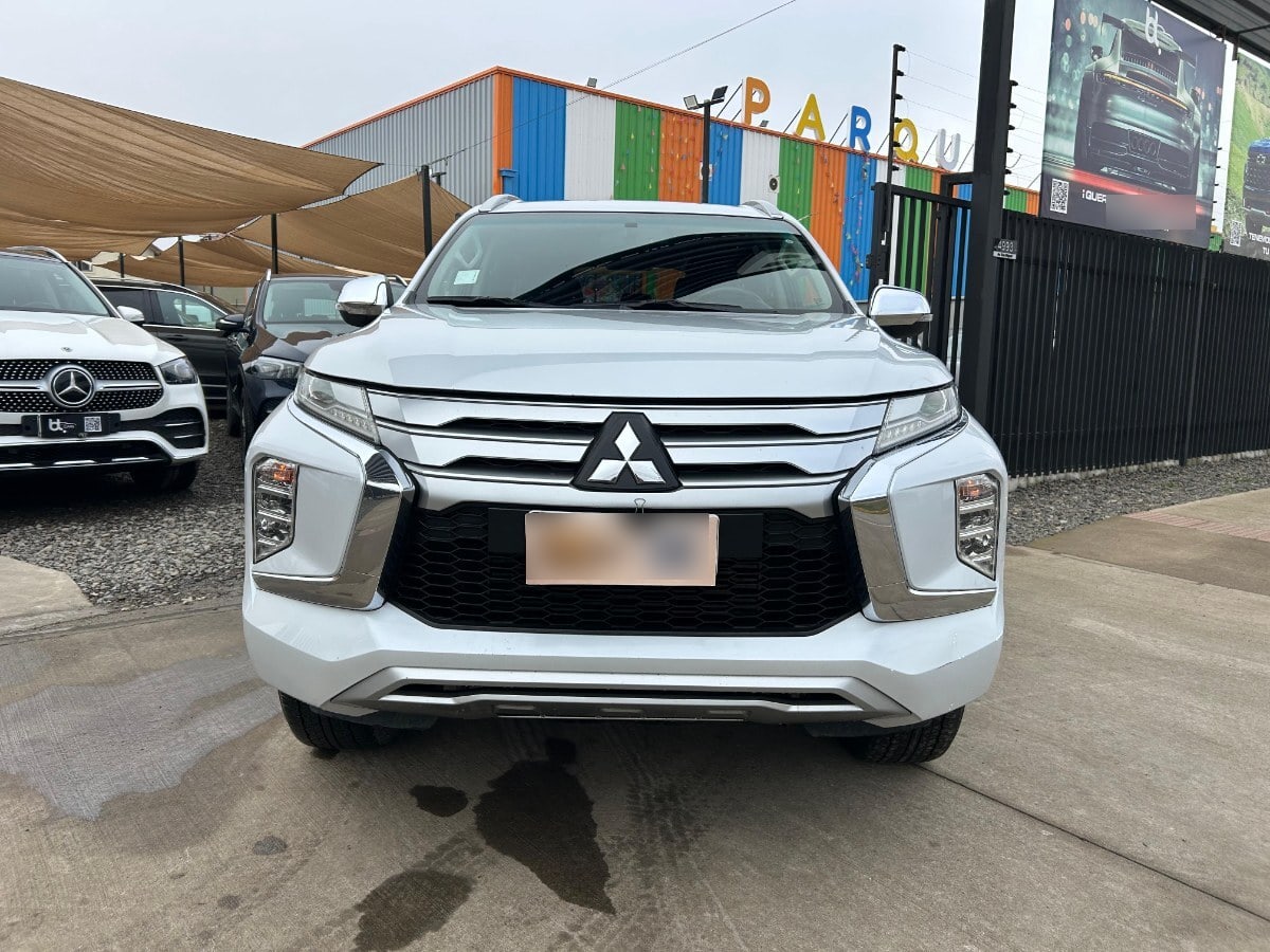 Mitsubishi Montero Sport 2.4 año 2023