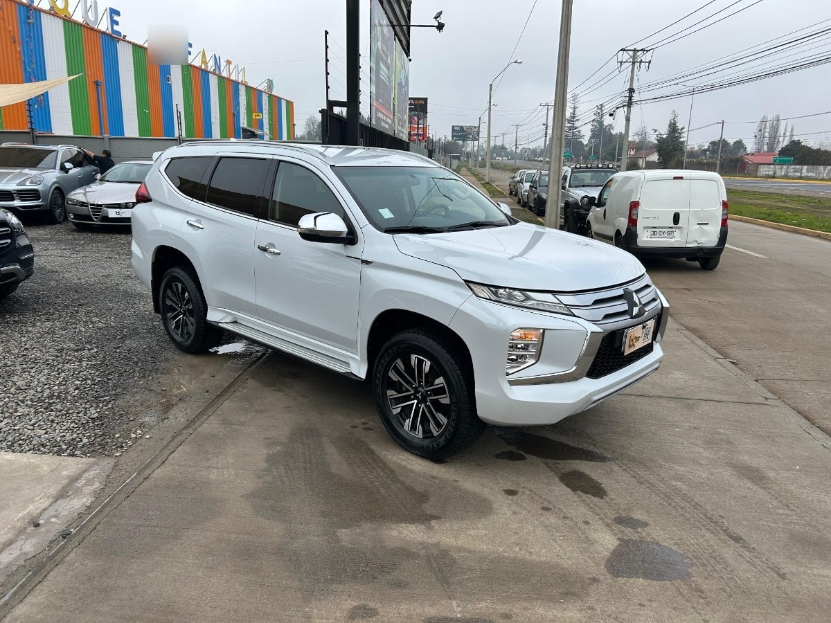 Mitsubishi Montero Sport 2.4 año 2023