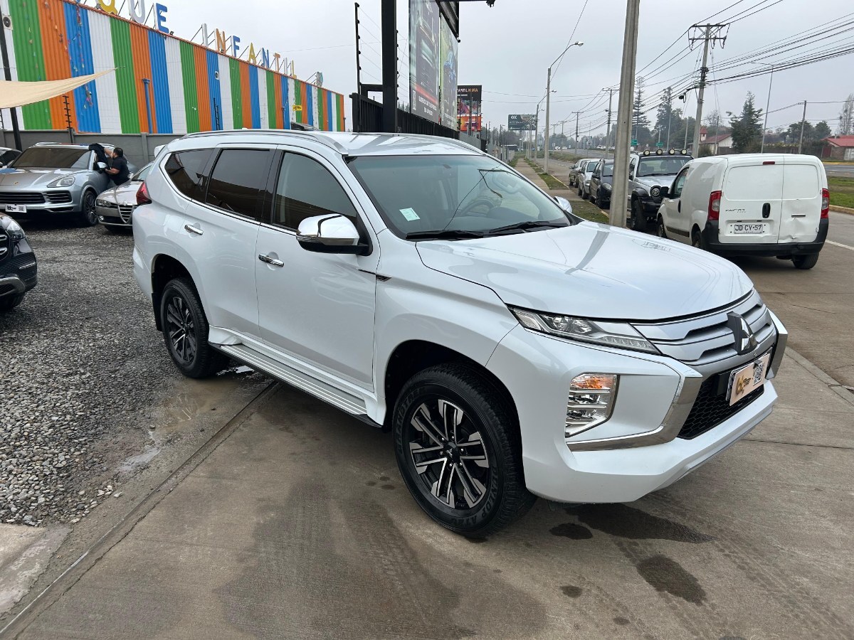 Mitsubishi Montero Sport 2.4 año 2023
