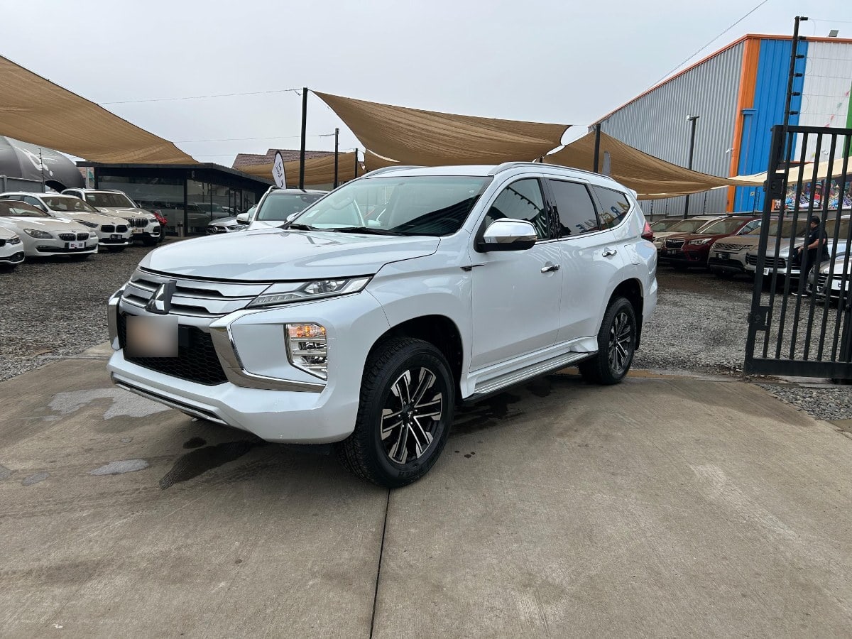 Mitsubishi Montero Sport 2.4 año 2023