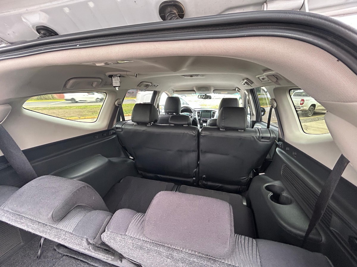 Mitsubishi Montero Sport 2.4 año 2023