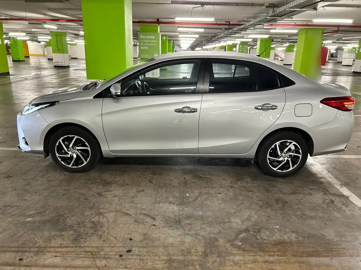 TOYOTA YARIS 1.5 Sport Gle Mt año 2022