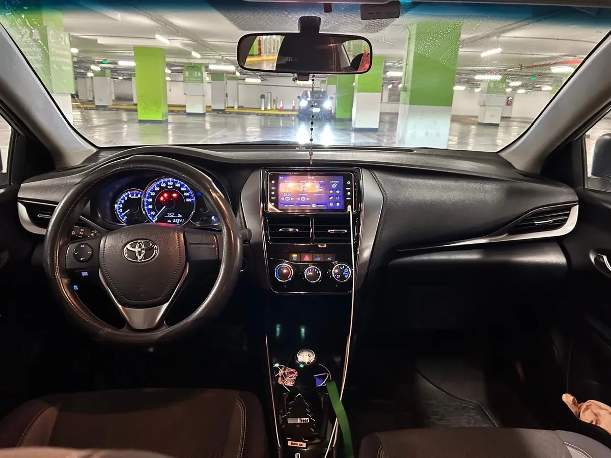 TOYOTA YARIS 1.5 Sport Gle Mt año 2022