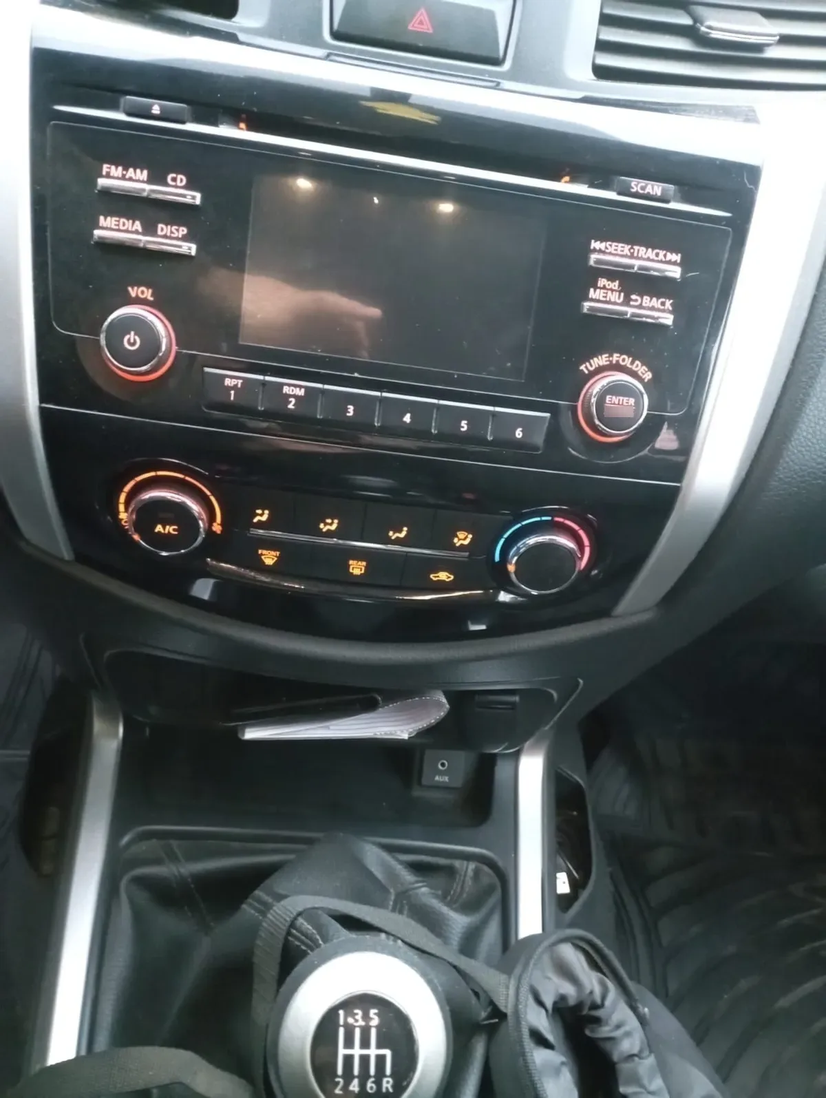 Nissan Np300 2.3 Dc Xe Mt Diesel año 2019
