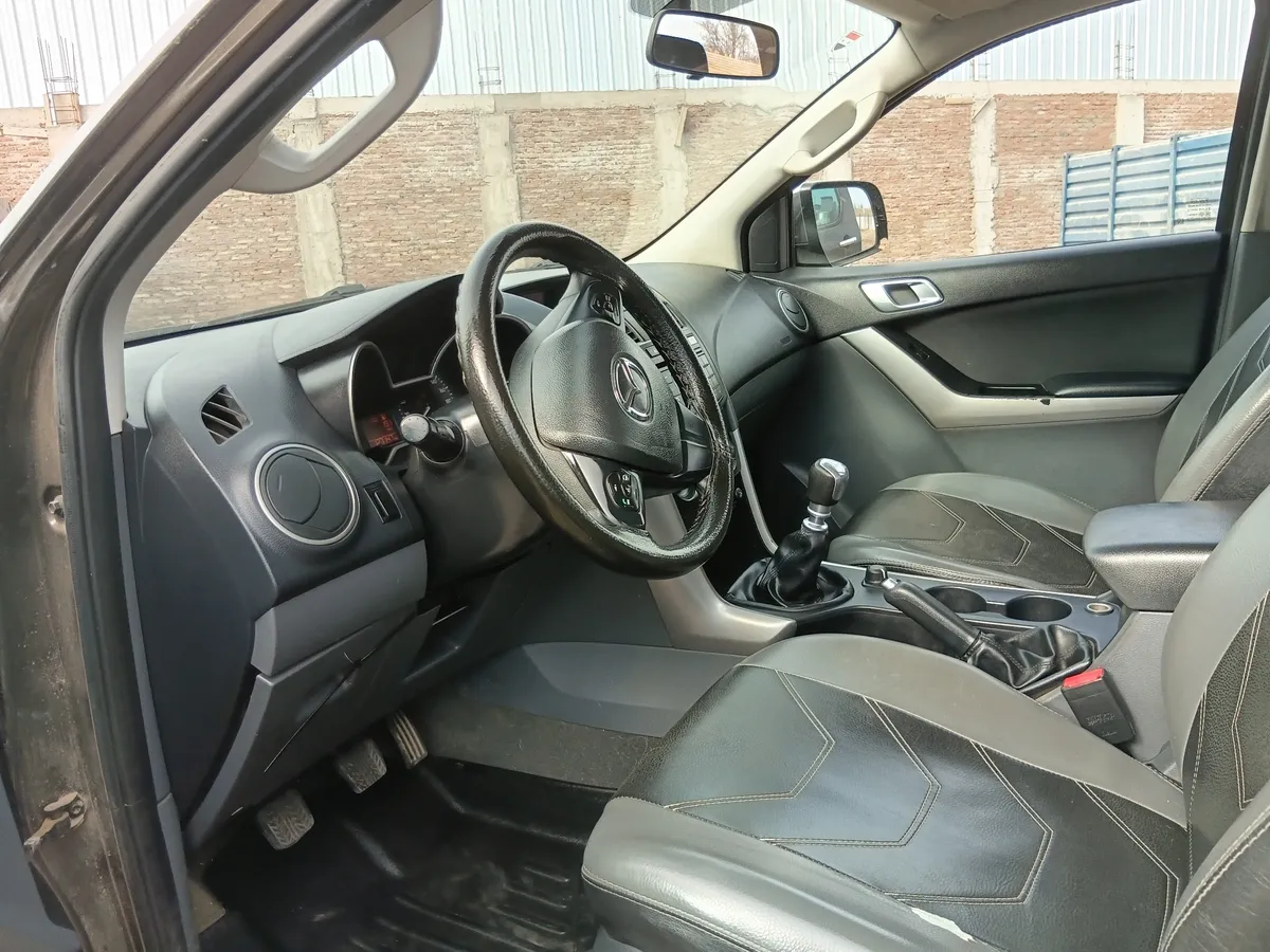 MAZDA BT-50 2.2 Dc Sdx Mt 4x4 Diesel año 2021