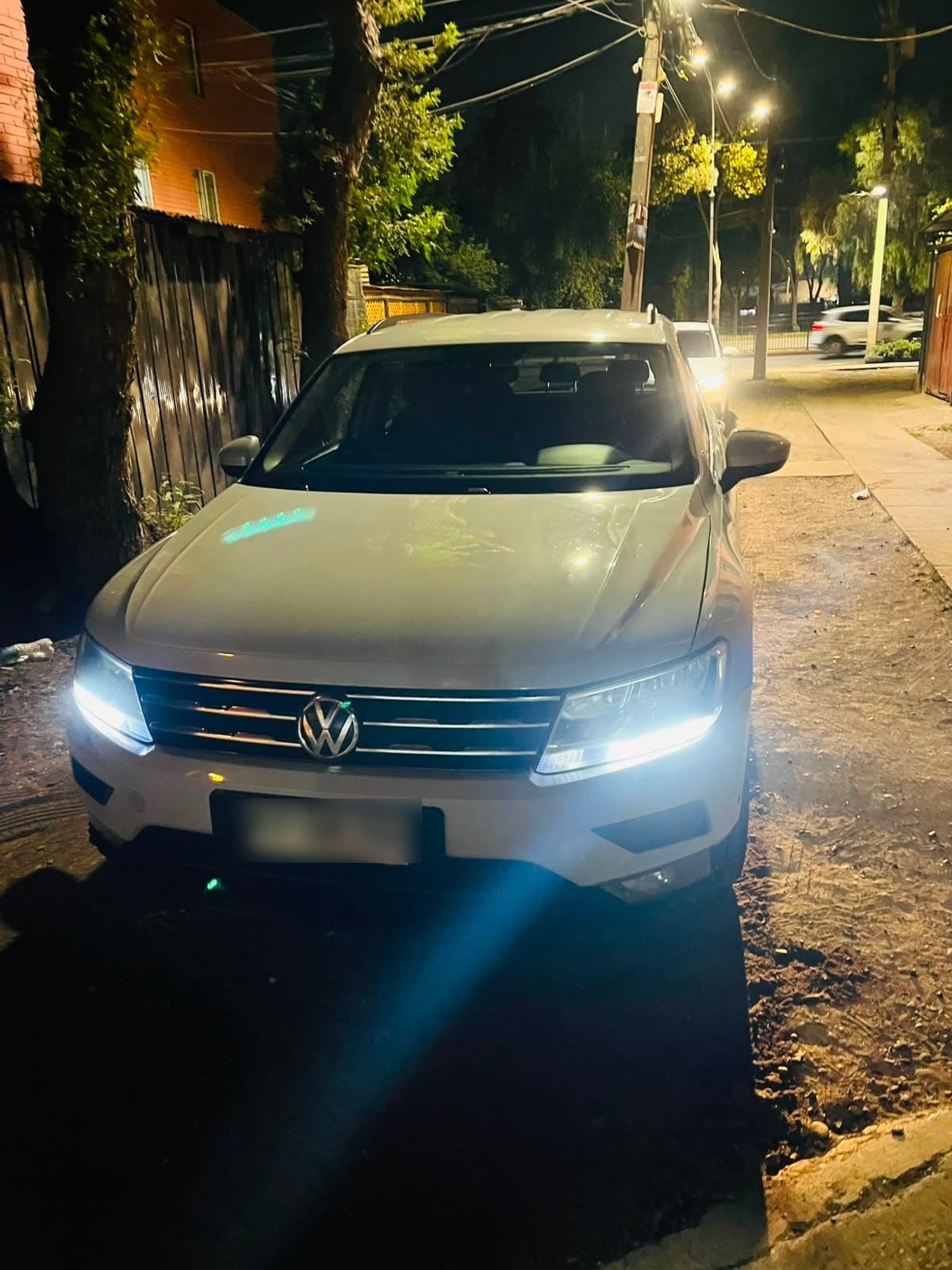 VOLKSWAGEN TIGUAN 1.4 Tsi Trendline 150hp Mt año 2018