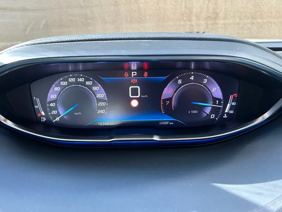 Peugeot 5008 1.6 Gt Puretech 180 At año 2023
