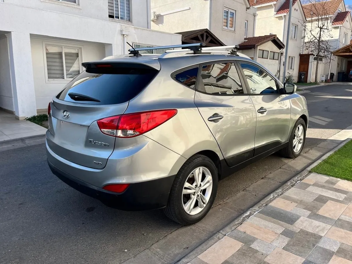 Hyundai Tucson 2.0 Crdi Gl 2ab Ac At 4x4 Diesel año 2012