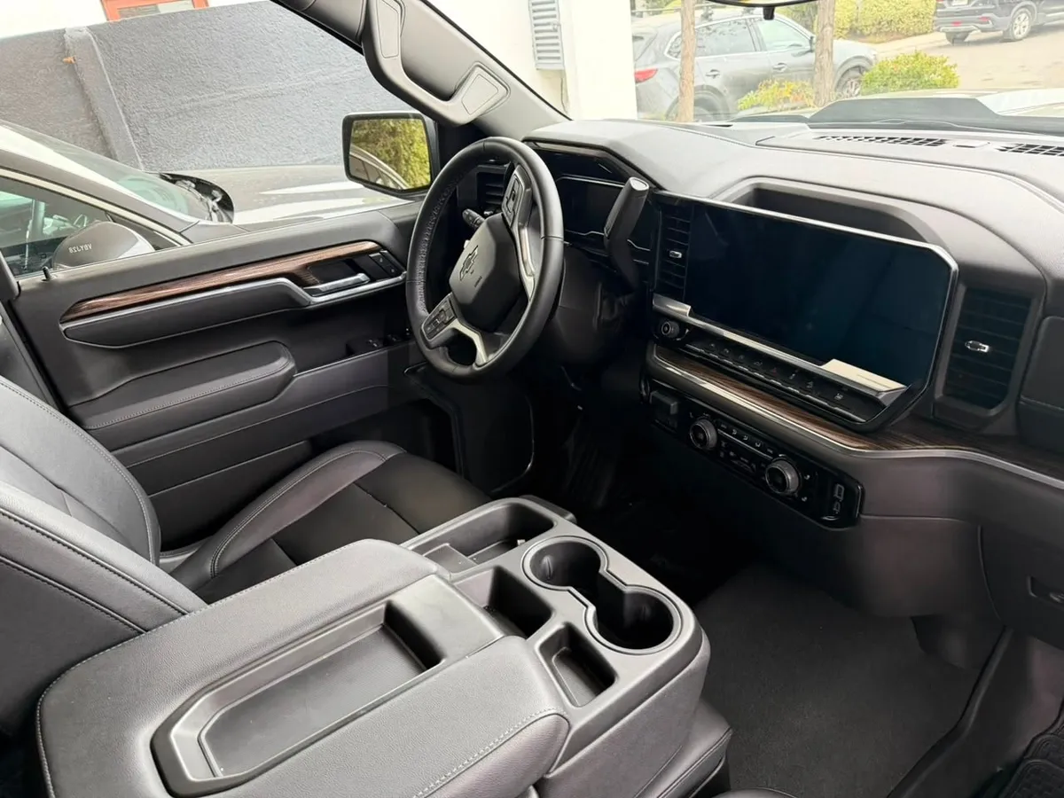 Chevrolet Silverado 5.3 Cc Lt Tb At 4x4 año 2025