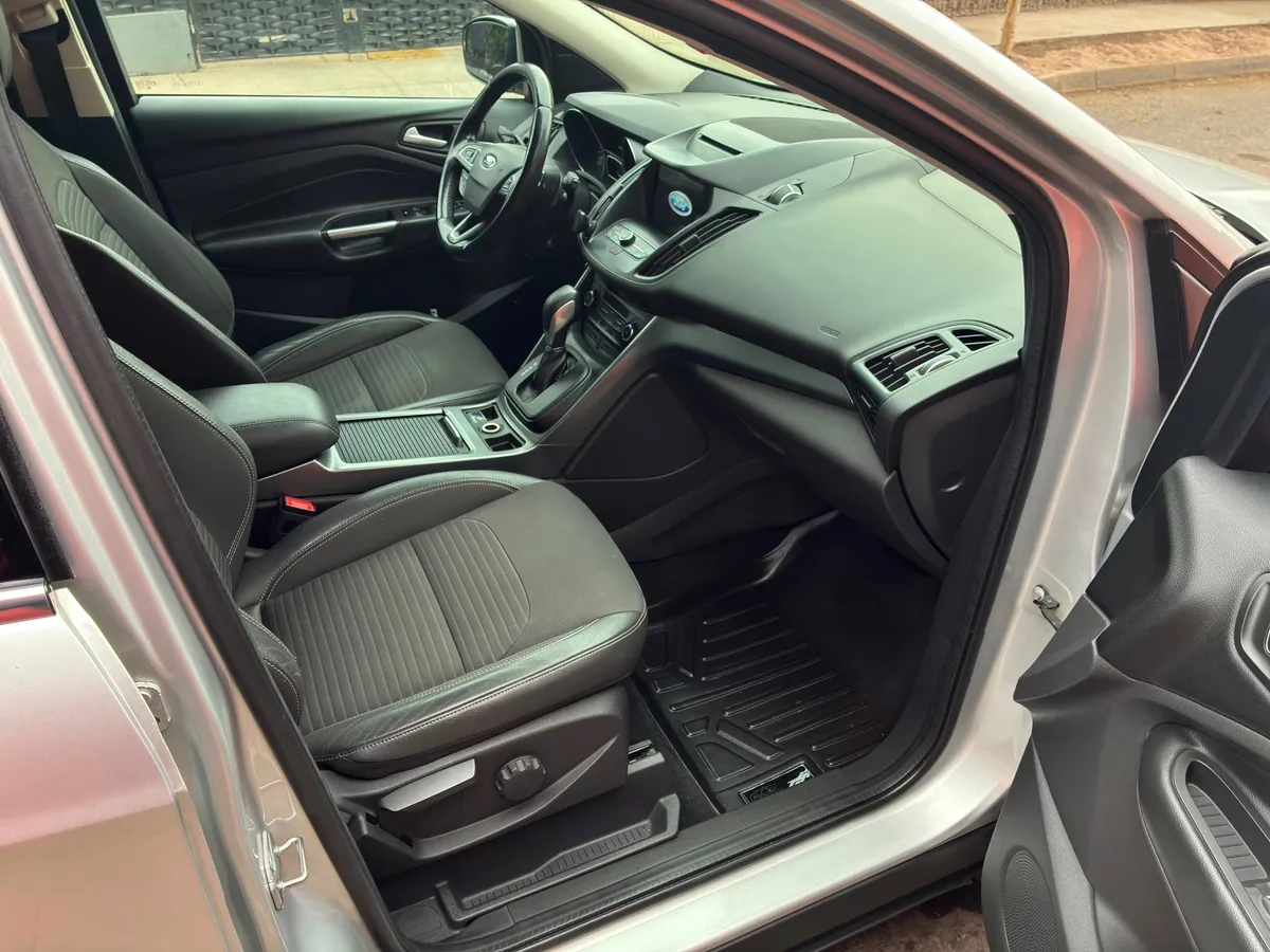 Ford Escape 2.5 S At 4x2 año 2018