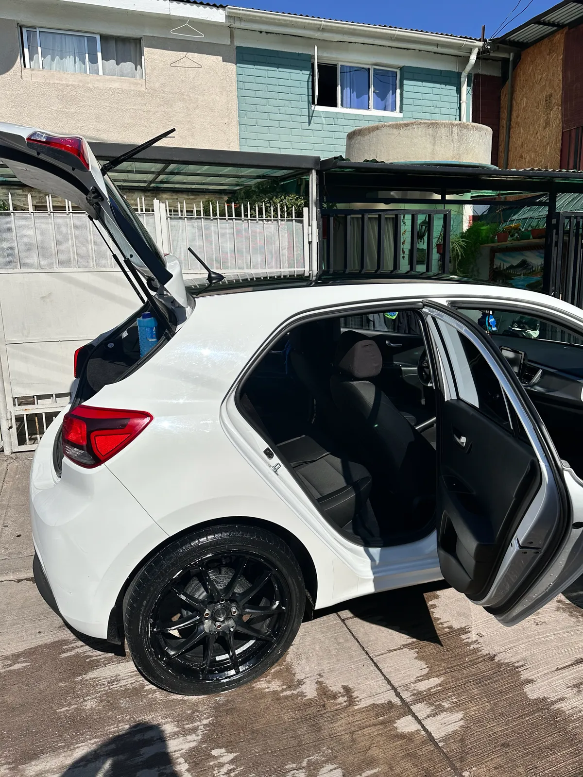 Kia Rio 5 1.4 Lx Ac Mt año 2022