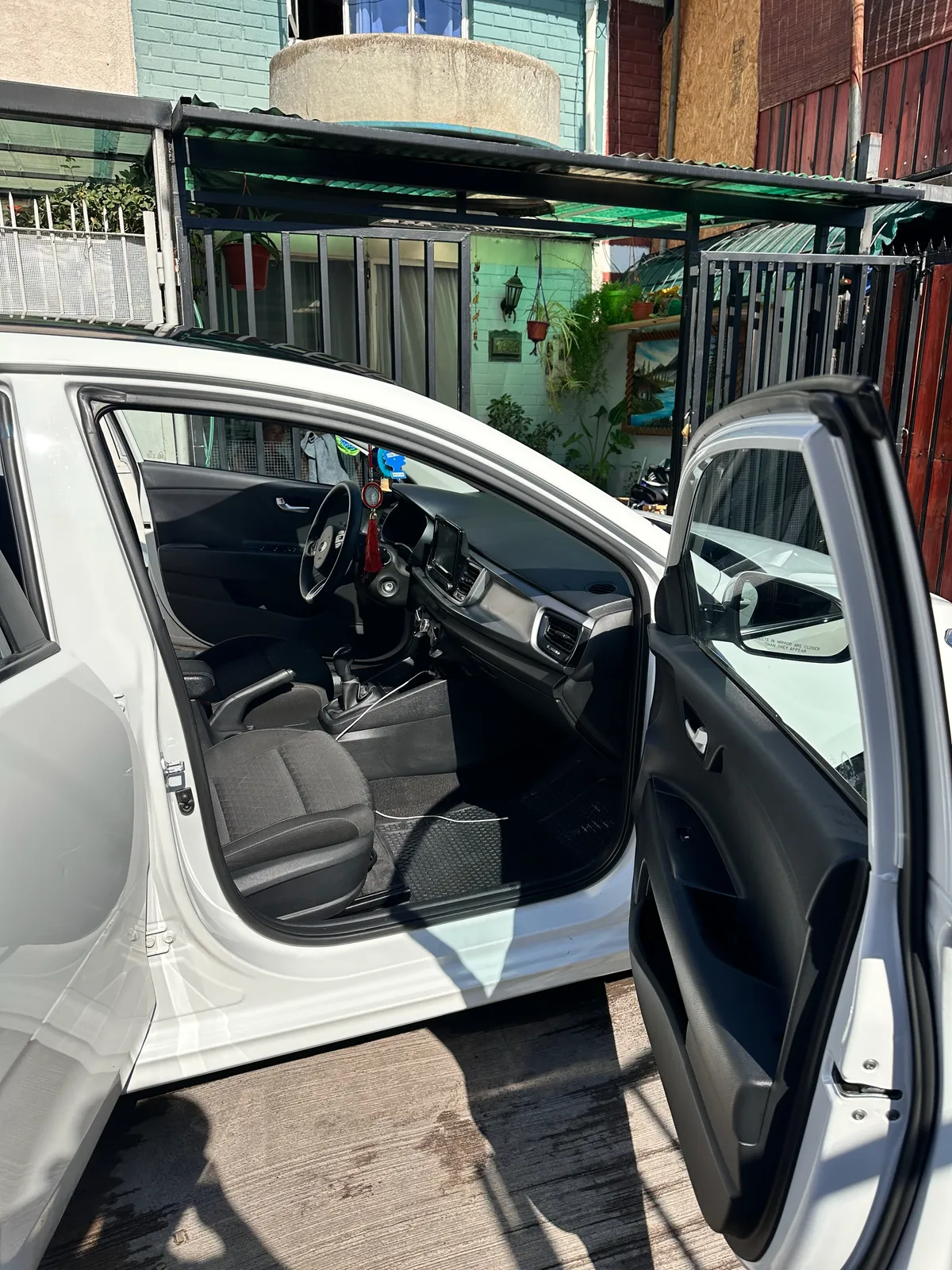 Kia Rio 5 1.4 Lx Ac Mt año 2022