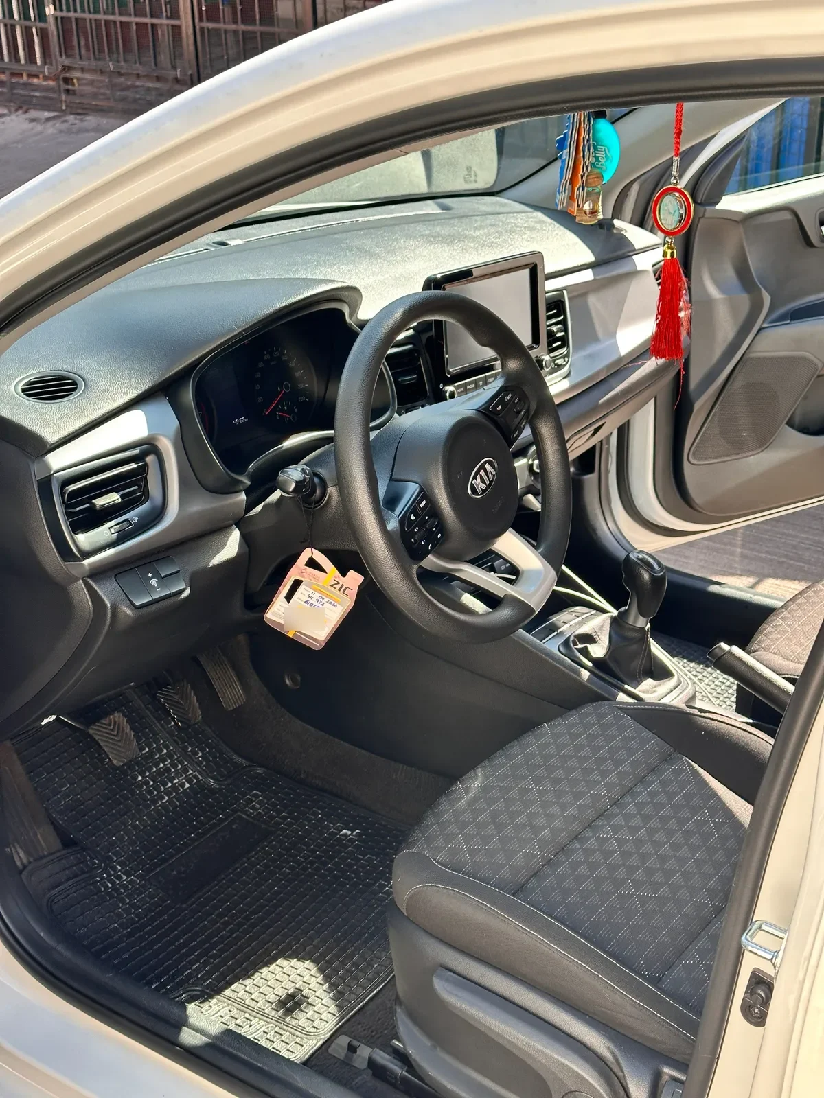 Kia Rio 5 1.4 Lx Ac Mt año 2022