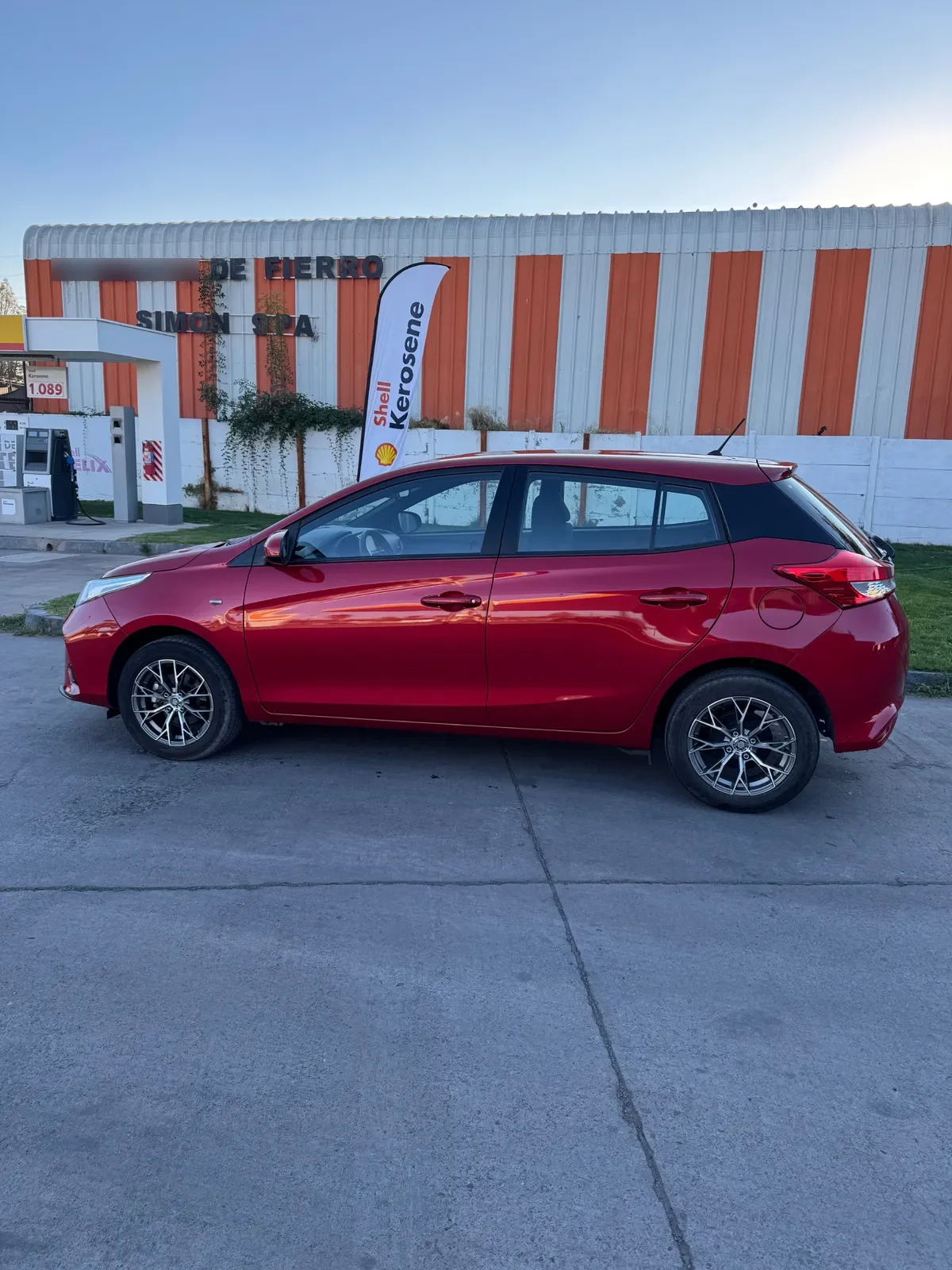 TOYOTA YARIS 1.5 Sedan Xli C Mt año 2022