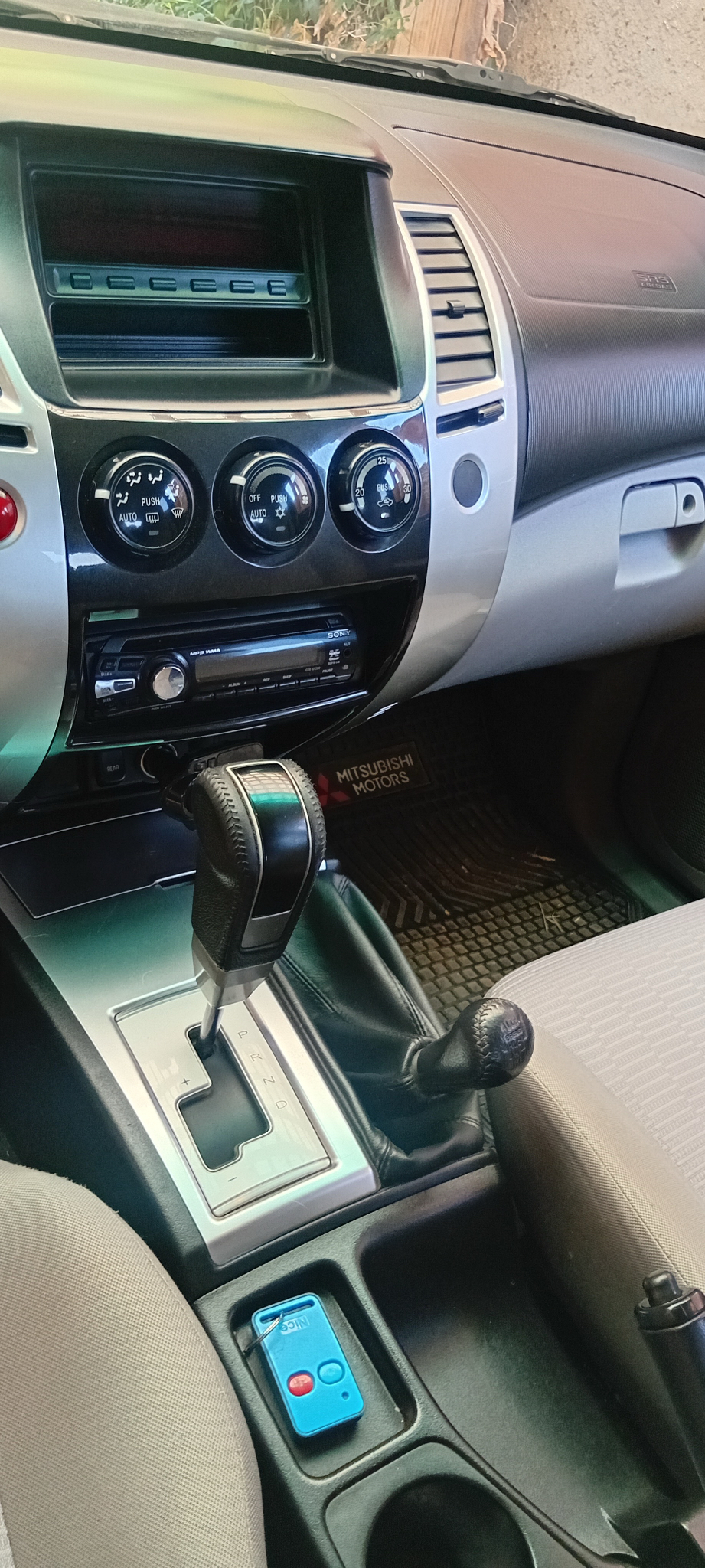 MITSUBISHI MONTERO SPORT 3.2 At Glx 4x4 Dsl G2 año 2011