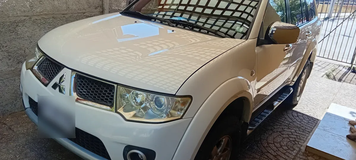 MITSUBISHI MONTERO SPORT 3.2 At Glx 4x4 Dsl G2 año 2011