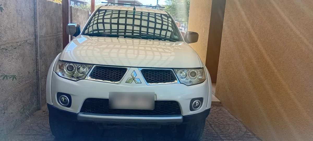 MITSUBISHI MONTERO SPORT 3.2 At Glx 4x4 Dsl G2 año 2011