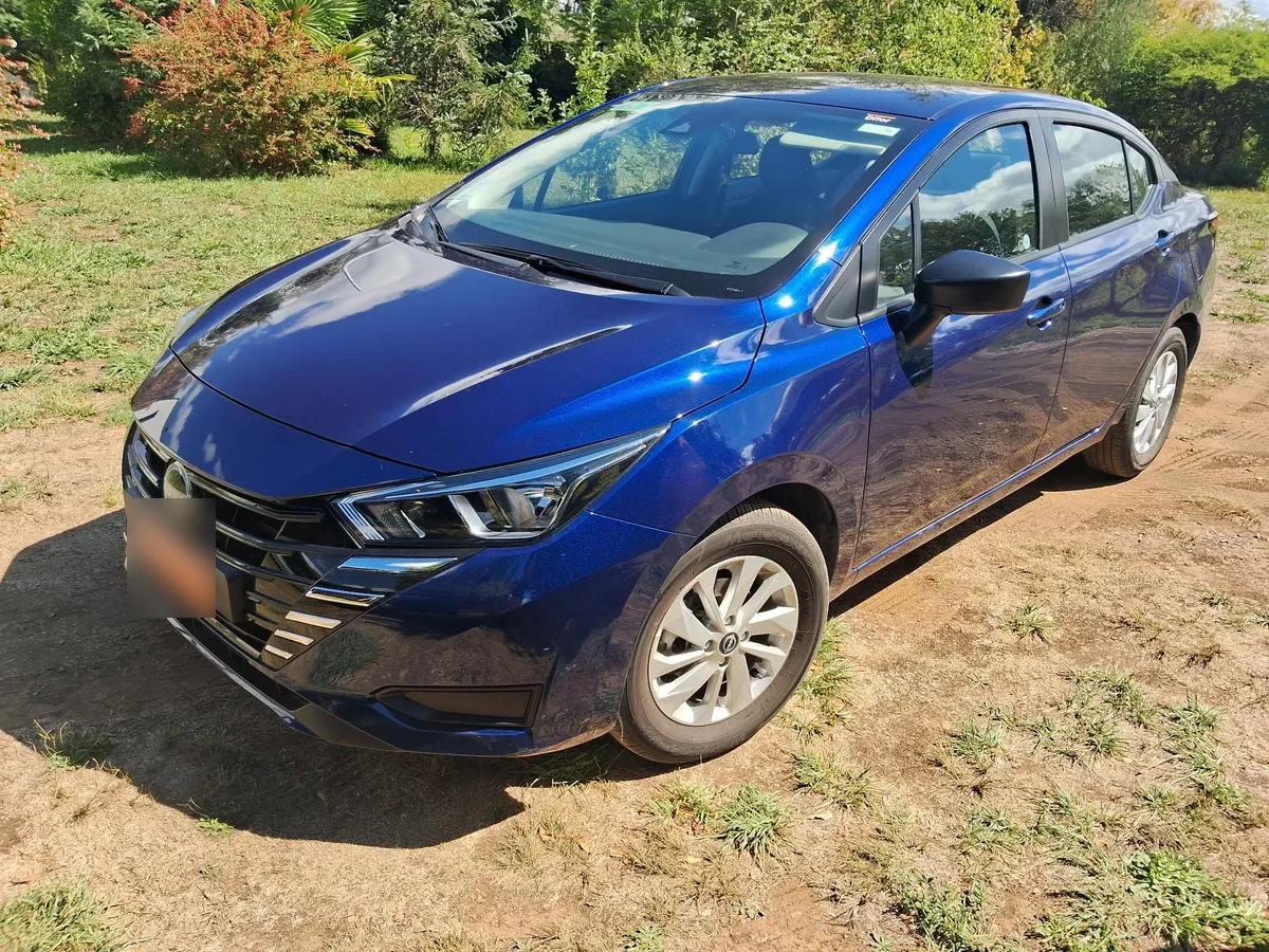 NISSAN VERSA 1.6 Sr Nfc At año 2025