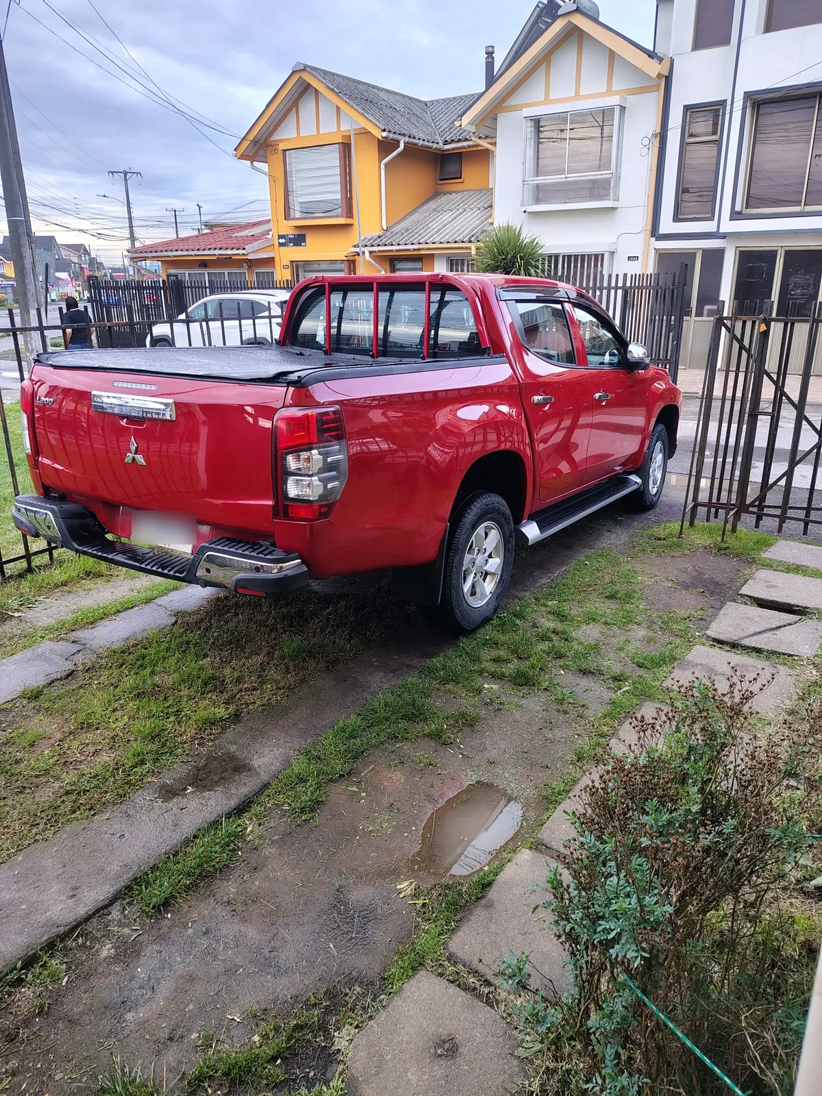 MITSUBISHI L200 2.4 Td Katana Crt Mt 4x4 Diesel año 2022