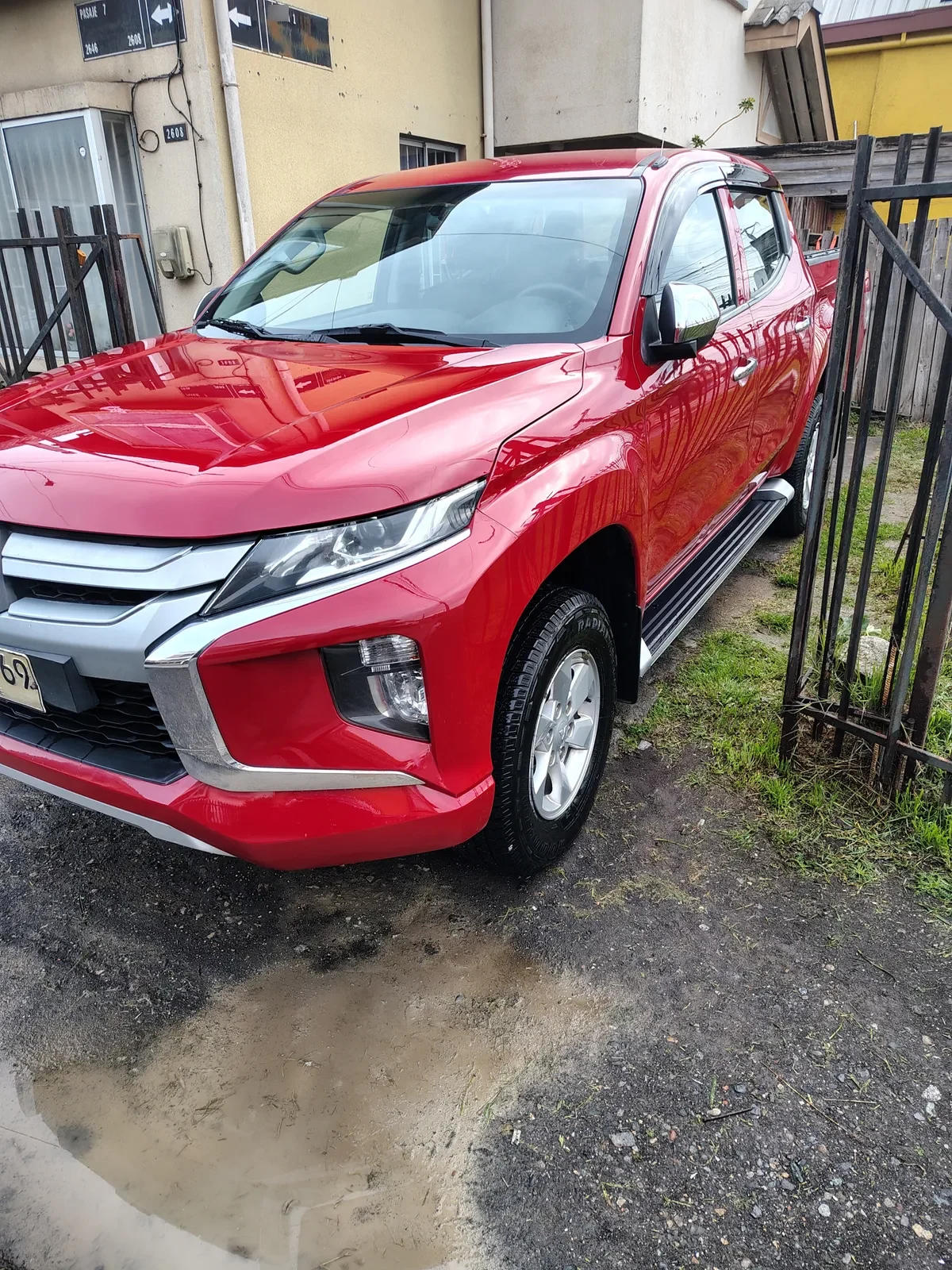 MITSUBISHI L200 2.4 Td Katana Crt Mt 4x4 Diesel año 2022