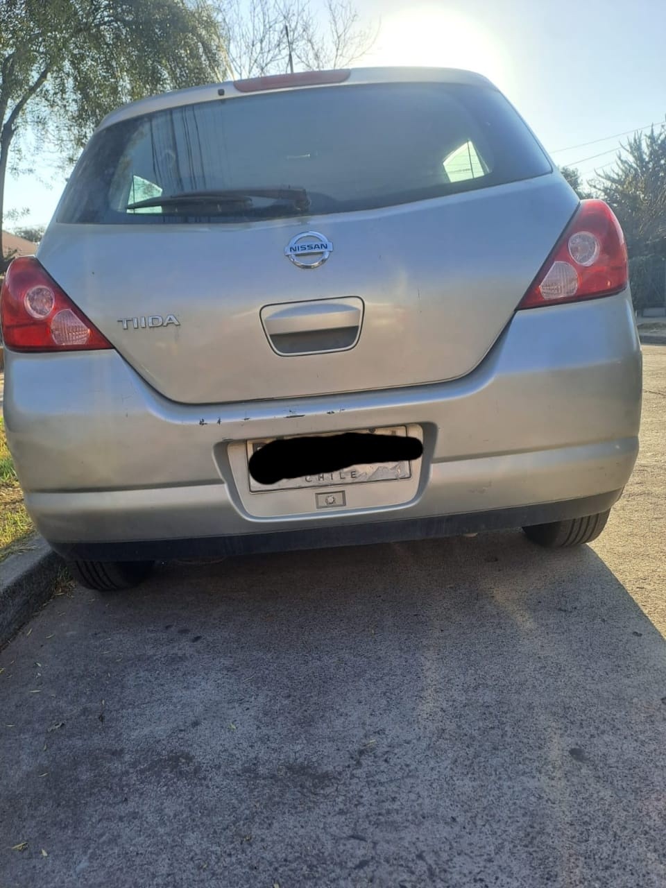 NISSAN TIIDA 1.6 Hatchback Le Ac Mt 4x2 año 2007
