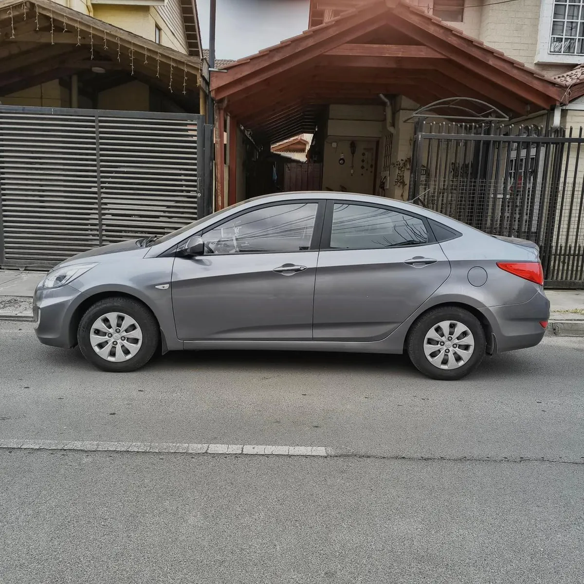 HYUNDAI ACCENT 1.4 Rb Sdn Gl Ac 2ab Mt año 2016