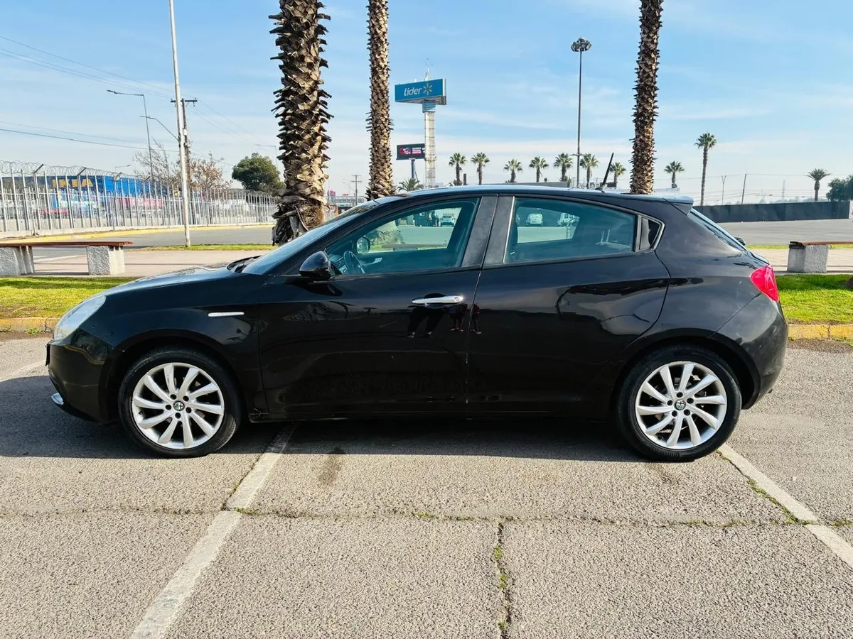 ALFA ROMEO GIULIETTA 1.4 Tct Tb Distinctive At año 2016