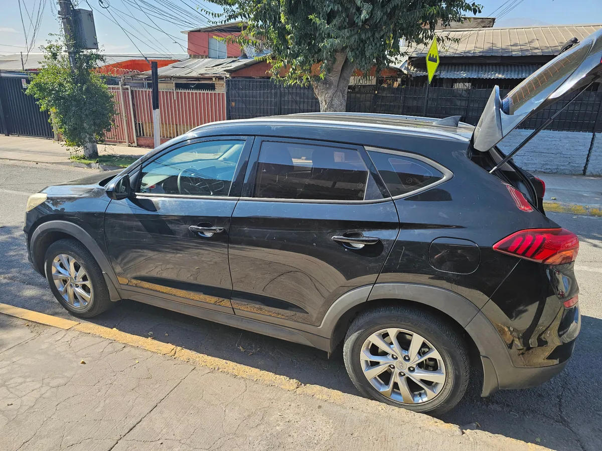 HYUNDAI TUCSON 2.0 Gl 4x2 Mt año 2018