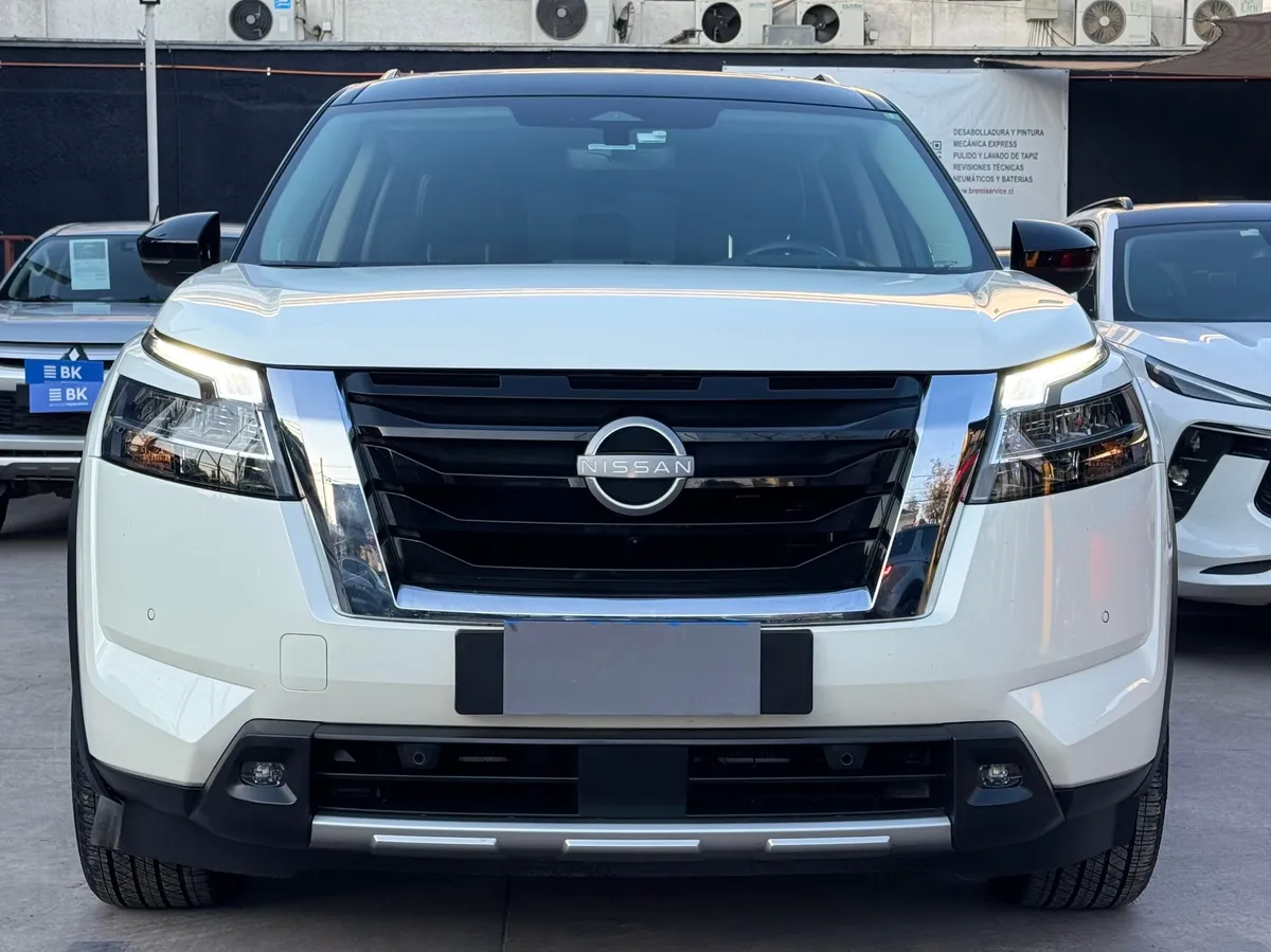 Nissan Pathfinder 3.5 Exclusive At 4x4 año 2024