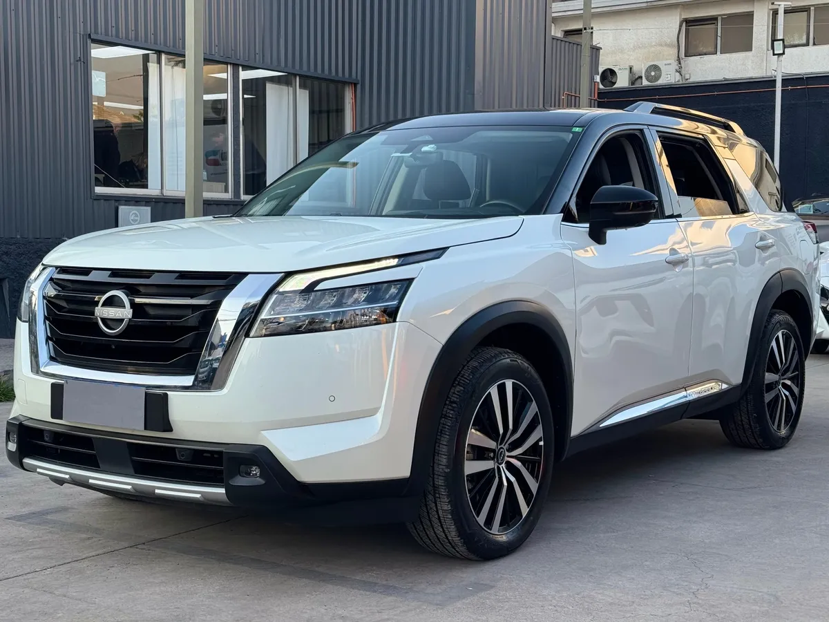 Nissan Pathfinder 3.5 Exclusive At 4x4 año 2024