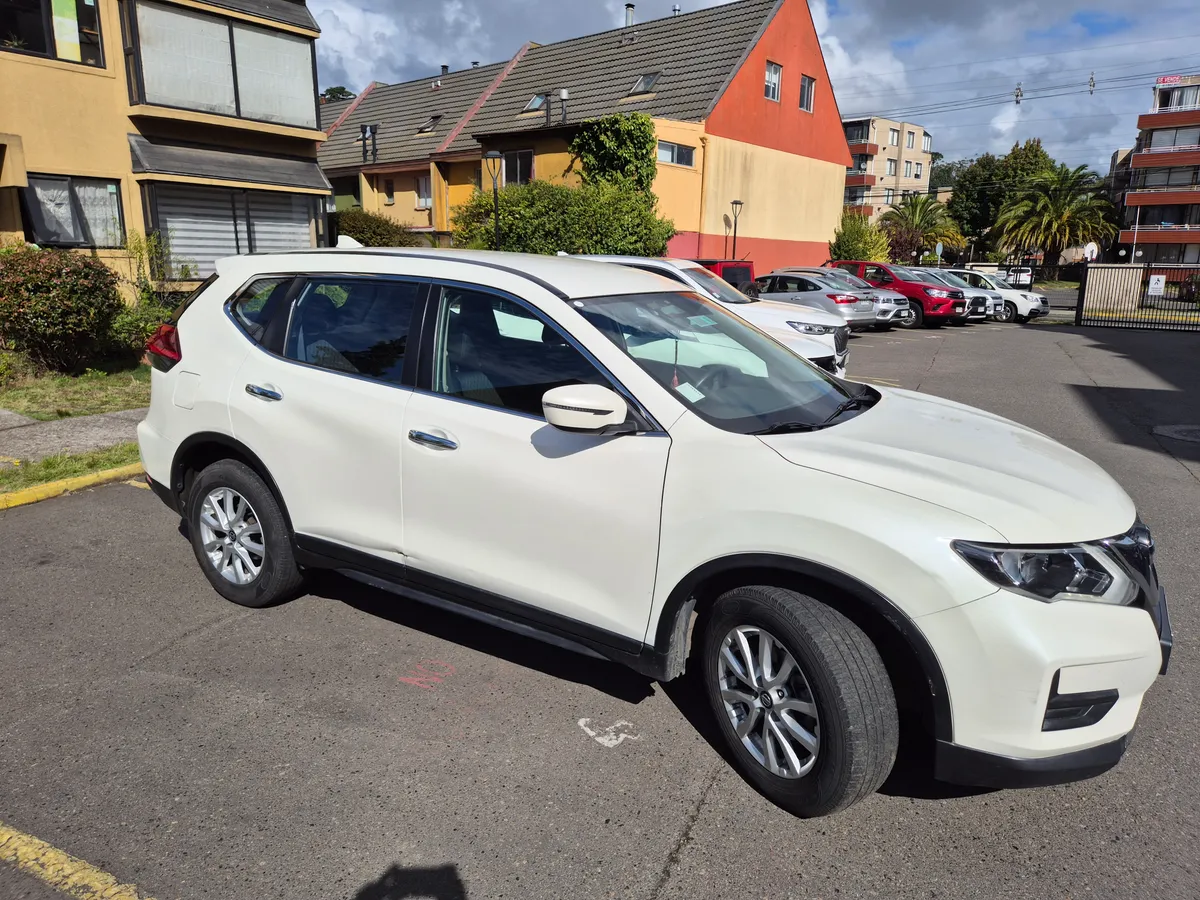 NISSAN X-TRAIL 2.5 Advance Cvt At año 2019