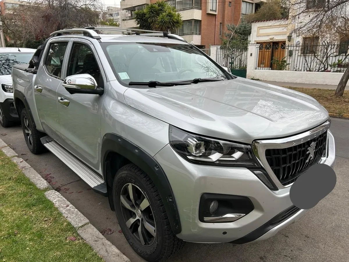Peugeot Landtrek 2.4 Action4 Thp 210 At 4x4 año 2023