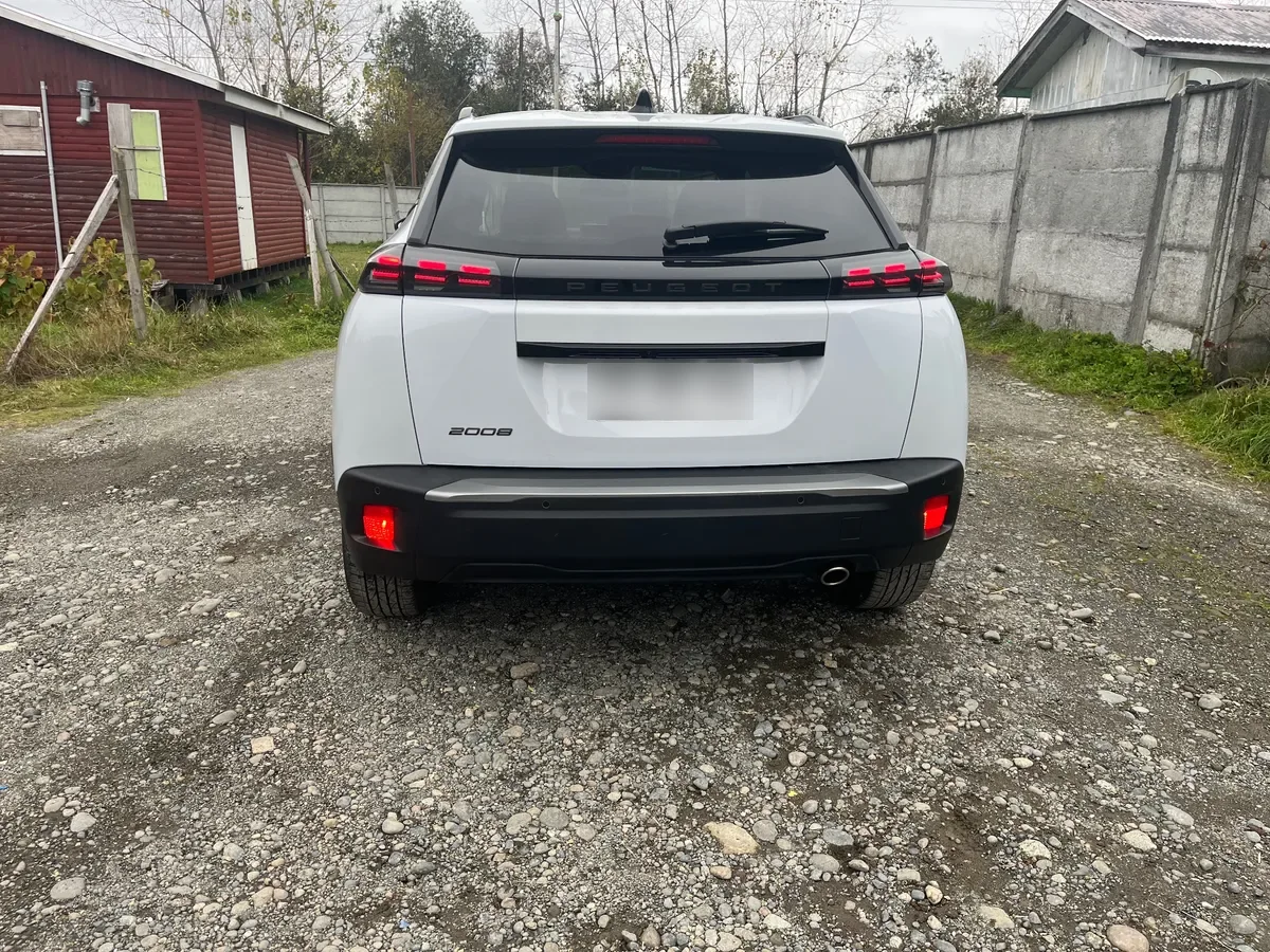 PEUGEOT 2008 1.5 Allure Pack Bluehdi 130 At Diesel año 2025