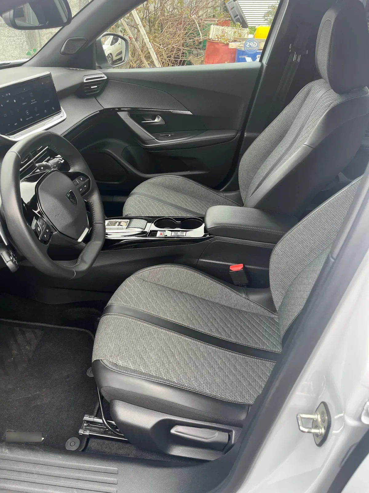 PEUGEOT 2008 1.5 Allure Pack Bluehdi 130 At Diesel año 2025