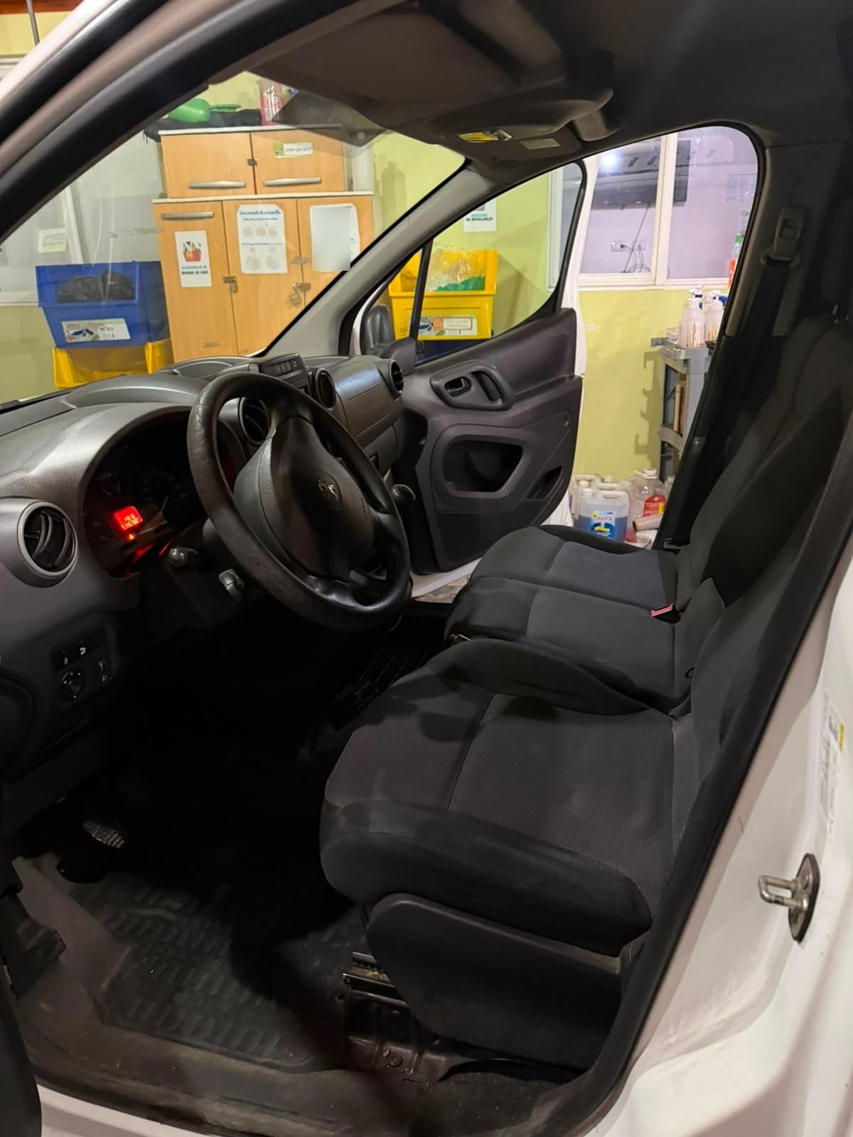 PEUGEOT PARTNER 1.6 Hdi 90 Hp Pack Aa Ev Mt Diesel año 2017