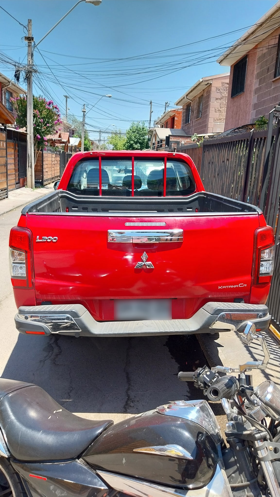 MITSUBISHI L200 2.4 Td Katana Cr Mt 4x2 Diesel año 2022