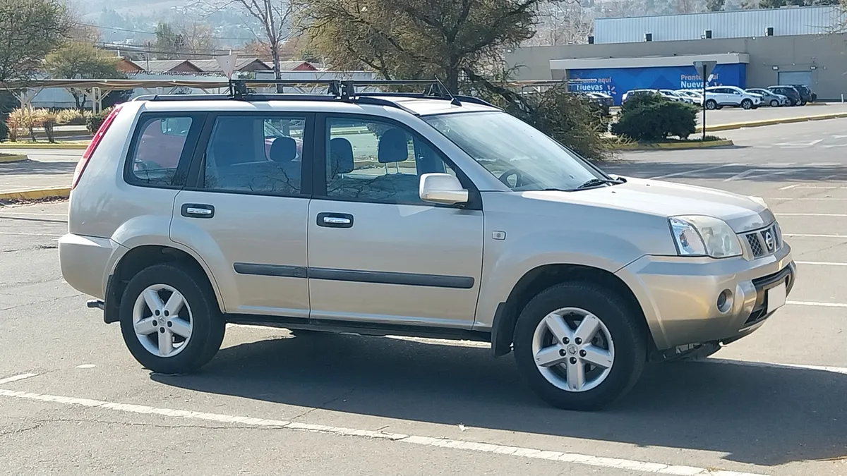NISSAN X-TRAIL 2.5 X 4x4 At año 2011